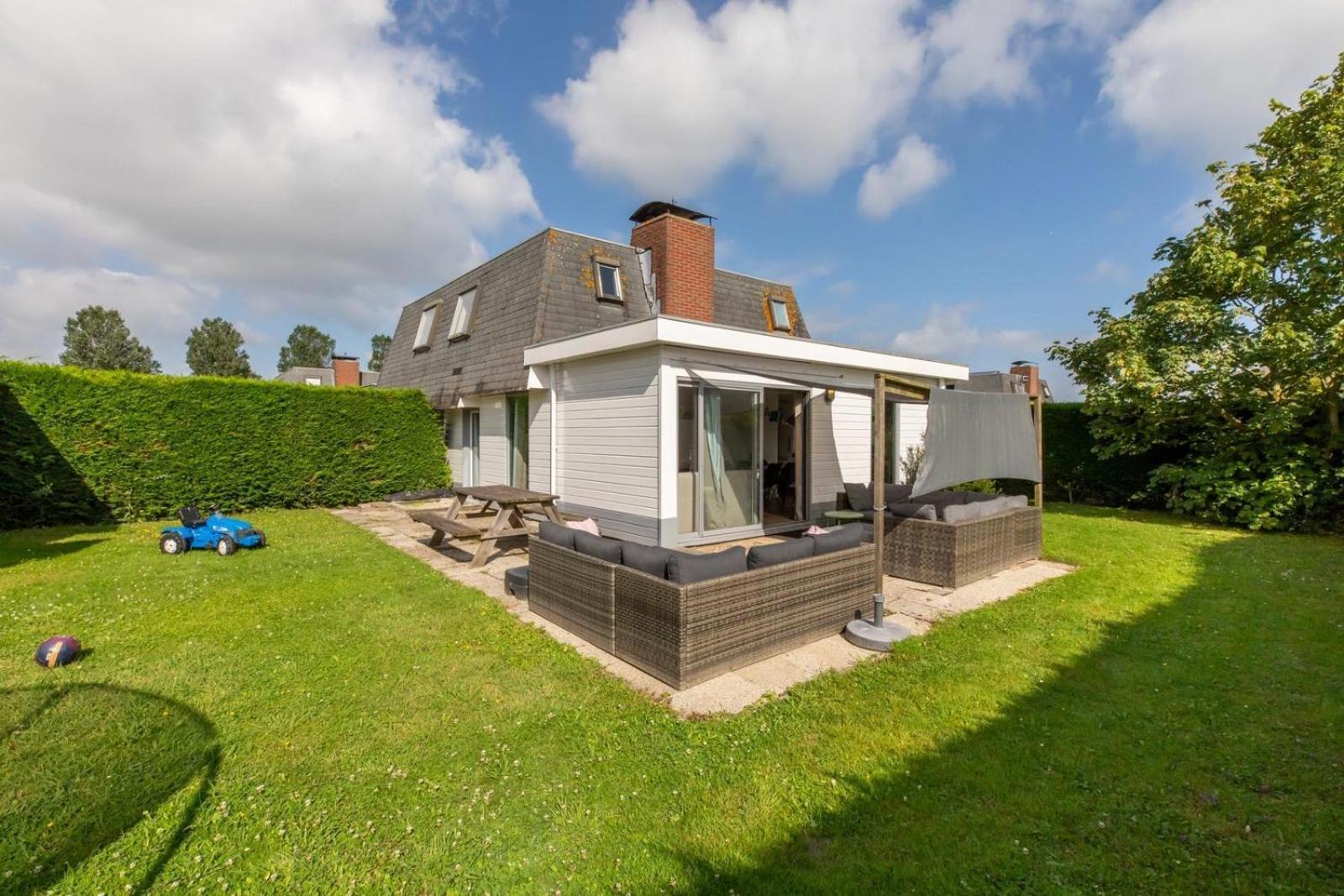 - Schoneveld 61 | 'strandhuis Schoneveld' * Breskens